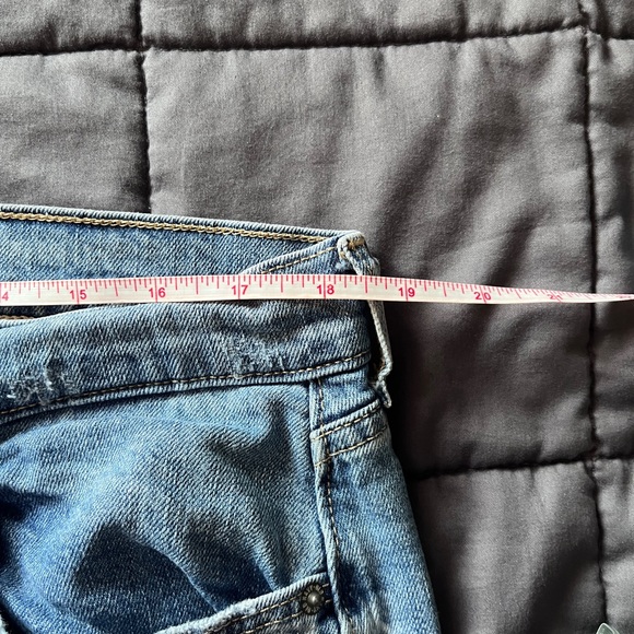 Old Navy Knee Cut Boyfriend Jeans - Picture 5 of 5